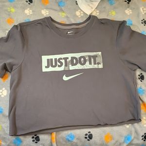 CUSTOMIZED NIKE CROP T-SHIRT